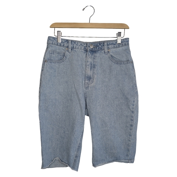 twik Pants - Twik Light Wash High Rise Long Denim Shorts | Size 29